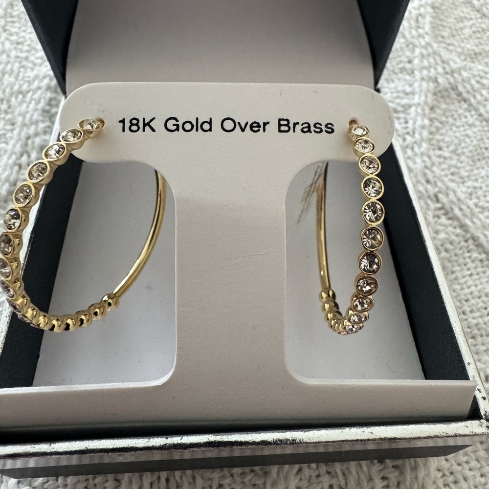 Gorgeous accent brand new hoops